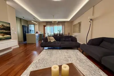 Apartament 3+1 me qera në Liceu Artistik Jordan Misja, Tiranë, 150 m². Foto 4 nga 8