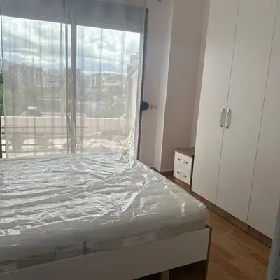 Apartament 3+1 me qera në Materniteti i Ri, Tiranë, 95 m². Foto 4 nga 5