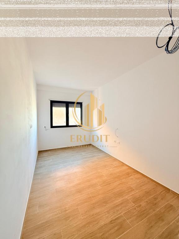 Apartament 2+1 në shitje në 📍 Lagjja: “Hajro Çakërri” 📍 Rruga: Rruga “Justin Godard”, Vlorë, 95 m²