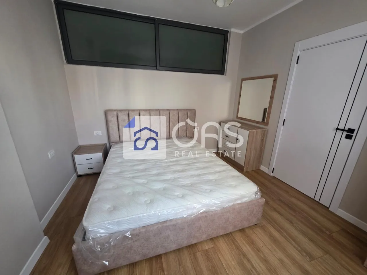 Apartament 2+1 me qera në 5 Maj, Tiranë, 75 m². Foto 1 nga 9
