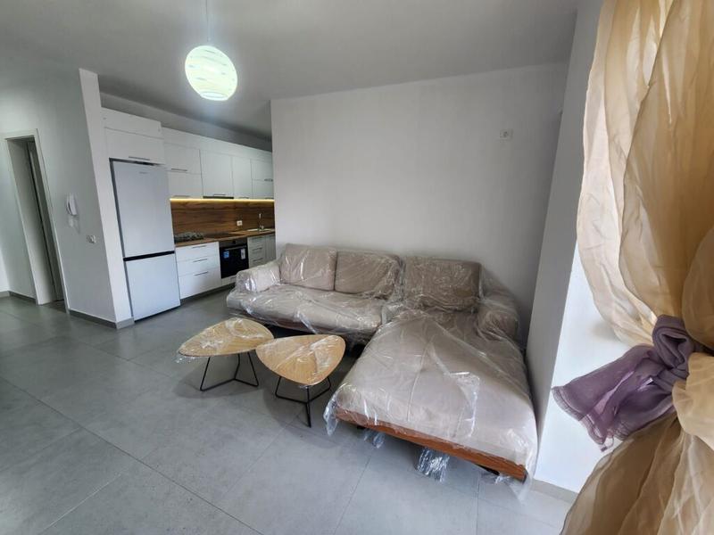 Apartament 2+1 me qera në Rruga Mujo Ulqinaku, Durrës, 90 m²