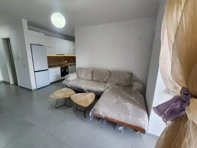 Apartament 2+1 me qera në Rruga Mujo Ulqinaku, Durrës, 90 m². Foto 1 nga 11