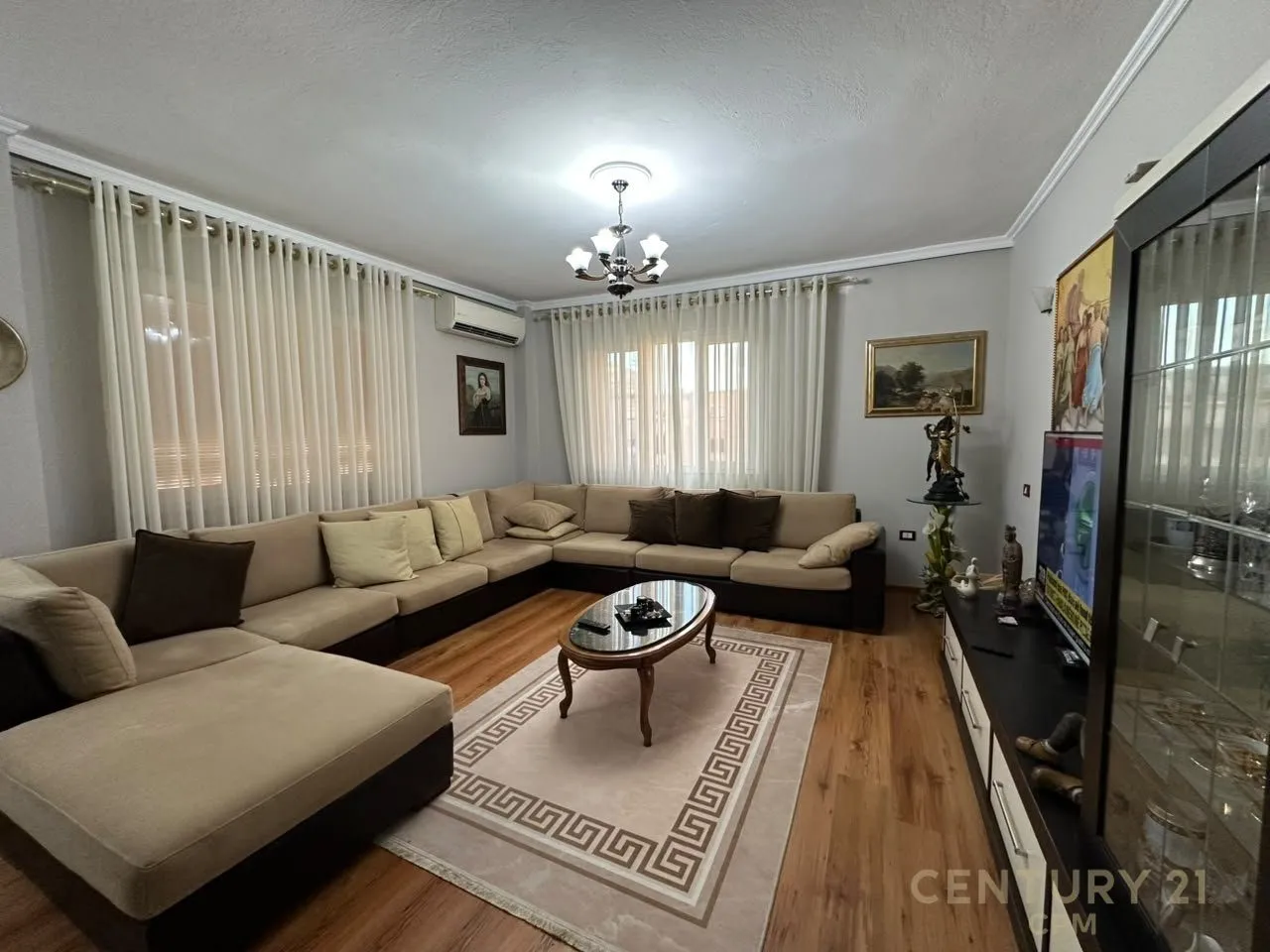 Apartament 3+1 në shitje në Rruga Muhamet Gjollesha, Tiranë, 137 m². Foto 1 nga 12