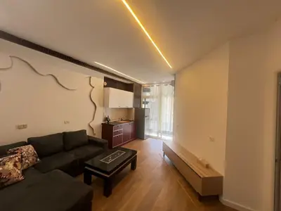 Apartment 1+1 for sale in Shkëmbi i Kavajës, Durrës, 50 m². Photo 2 of 6