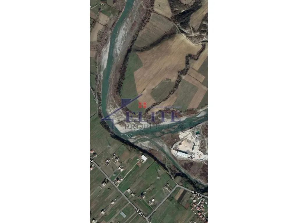 Magazinë në shitje në Arbane, Tiranë, 600 m². Foto 1 nga 6