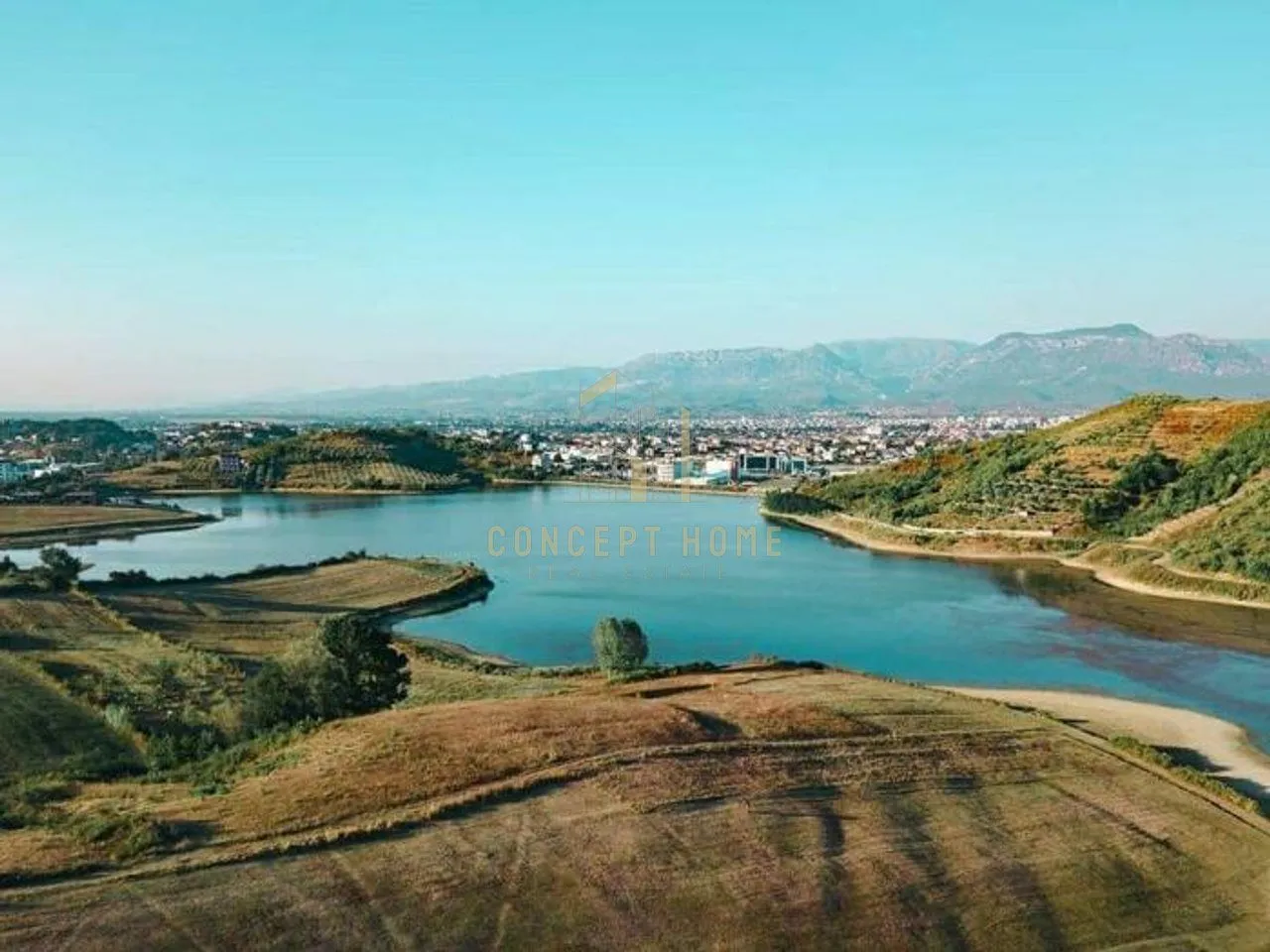 Land for sale in Kashar, Tirana, 4,800 m². Photo 1 of 5
