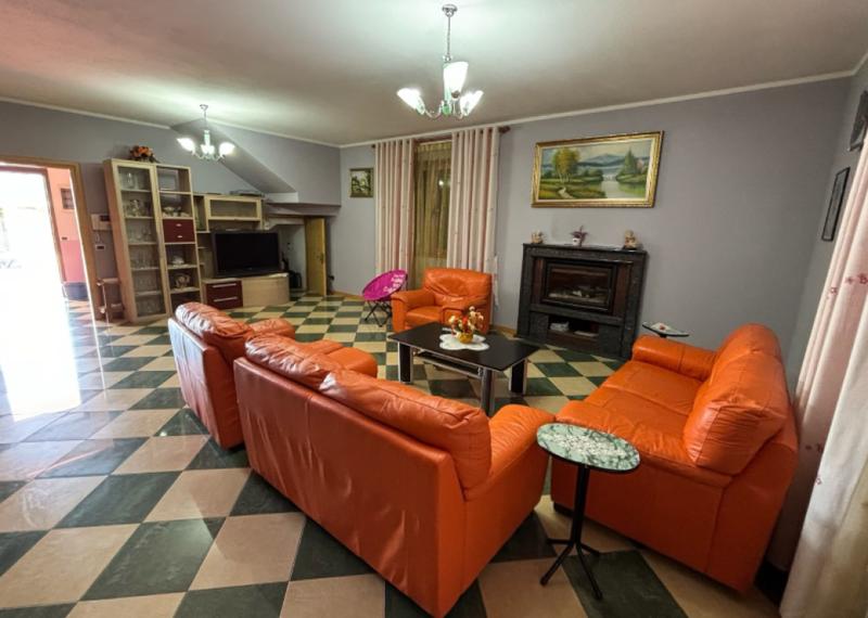 Vilë garsoniere në shitje në Marikaj, Tiranë, 300 m². Foto 3 nga 7