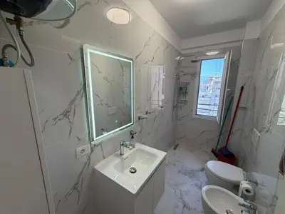 Apartament 2+1 në shitje në Ish Fusha e Aviacionit, Tiranë, 71 m². Foto 7 nga 9
