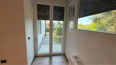 Villa 4+1 for rent in Long Hill Residence, Tirana, 475 m². Photo 1 of 4