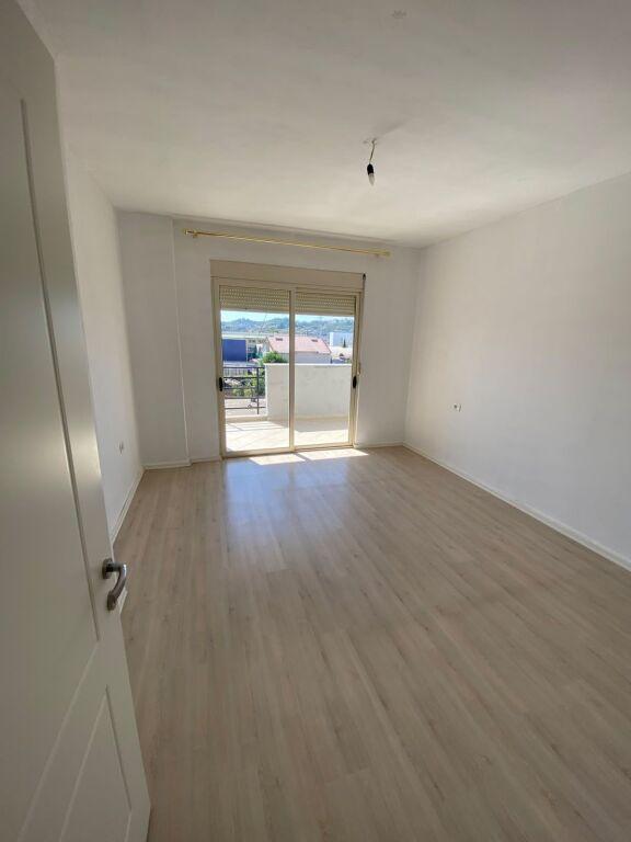 Apartament 2+1 me qera në Ardeno Mobilime, Tiranë, 127 m². Foto 4 nga 11