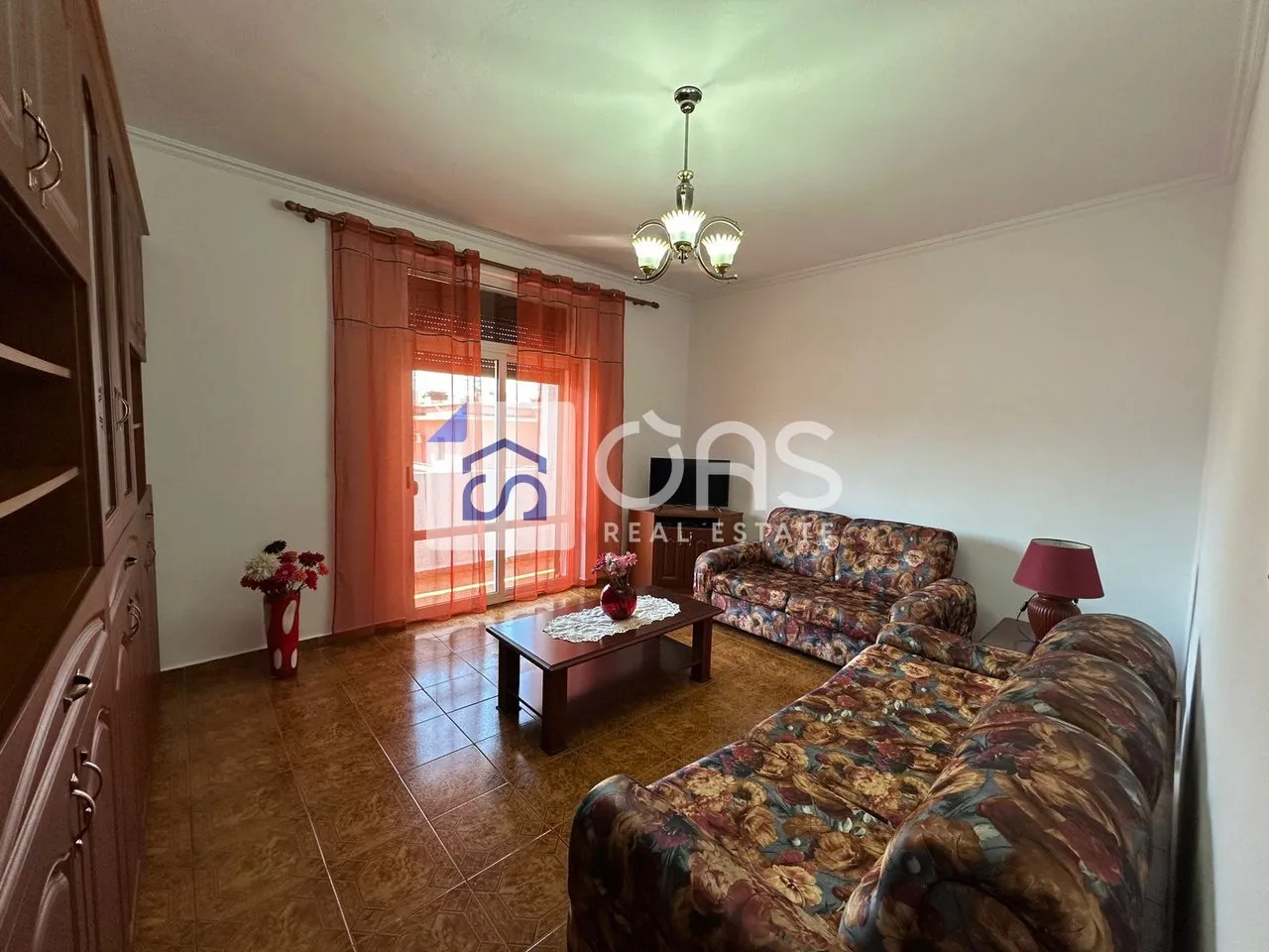 Apartament 2+1 me qera në Pazari i Ri, Tiranë, 80 m². Foto 1 nga 6