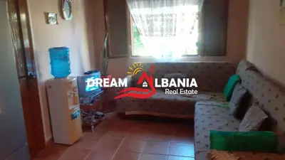 House 2+1 for sale in Lushnje prane Stadiumit, Lushnjë, 184 m². Photo 3 of 9