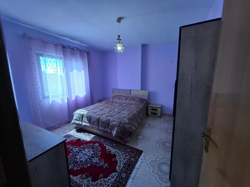 Apartament 2+1 me qera në Tregu i Përditshëm i Fruta Perimeve, Durrës, 90 m². Foto 4 nga 9