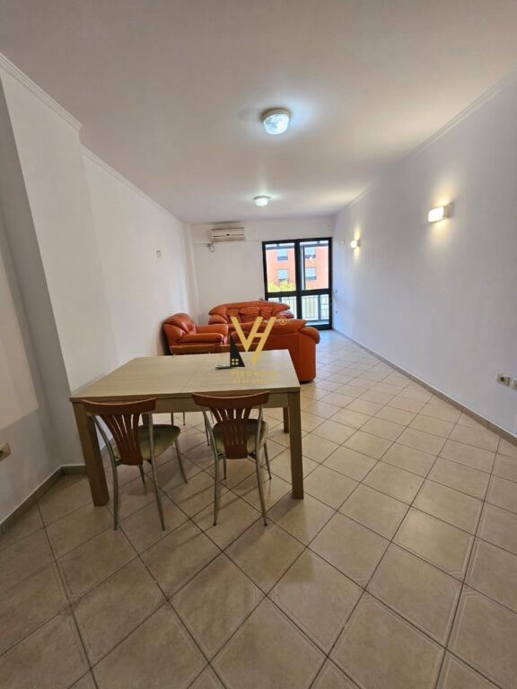 Apartament 1+1 në shitje në Rruga e Kavajës, Tiranë, 76 m²