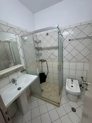 Apartament 2+1 me qera në Astir, Tiranë, 105 m². Foto 7 nga 8