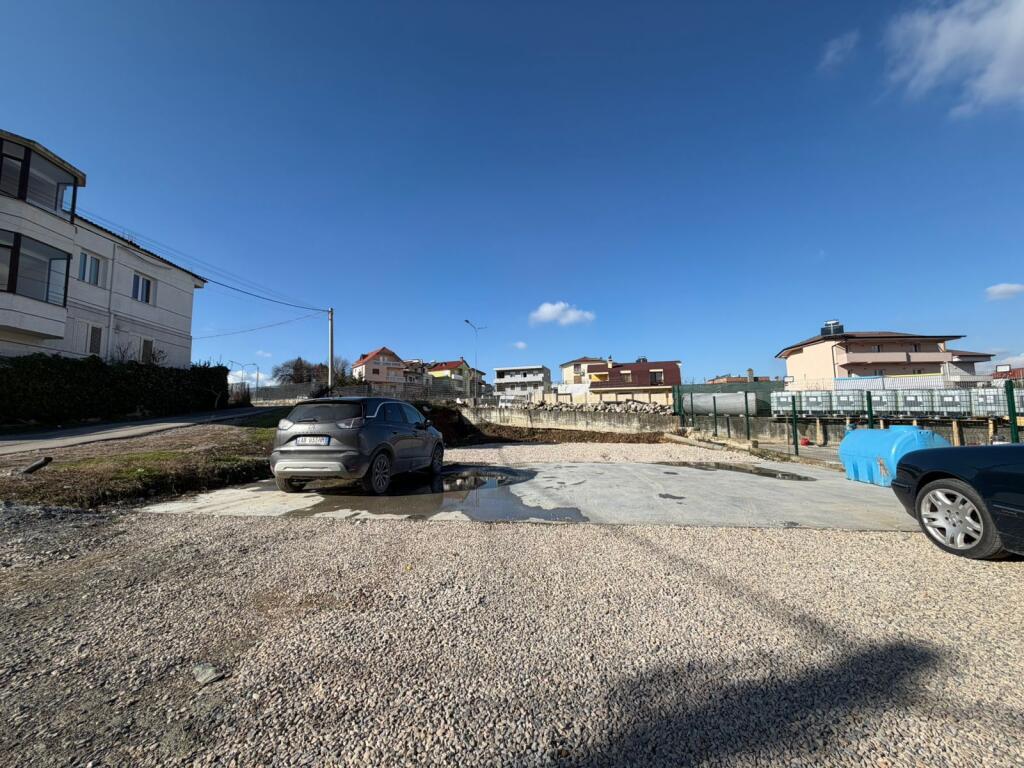 Tokë në shitje në Sauk i Vjetër, Tiranë, 500 m². Foto 2 nga 3