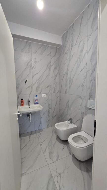 Apartment 2+1 for sale in Ali Demi, Tirana, 87 m². Photo 3 of 3