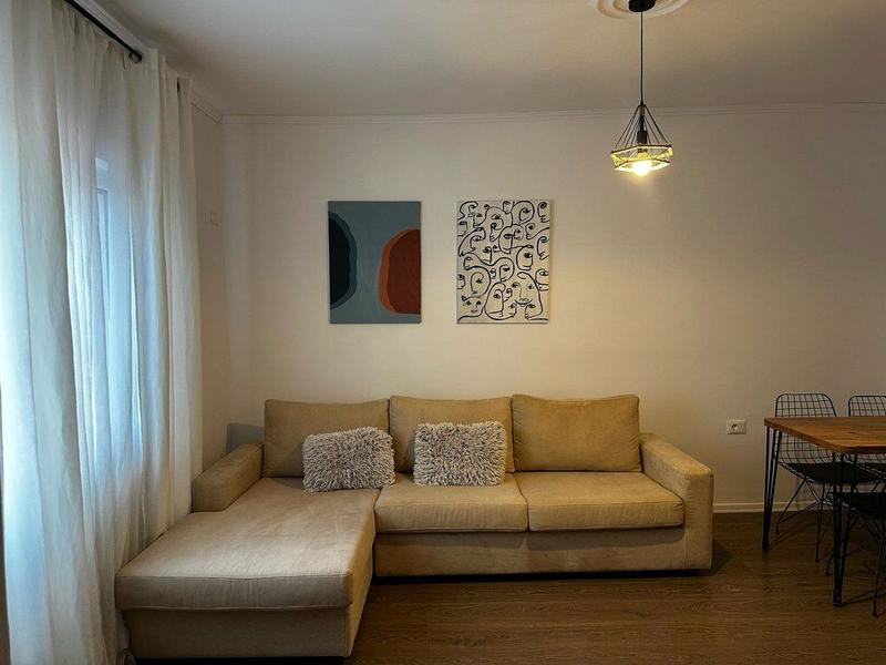 Apartament 1+1 me qera në Rruga Irfan Tomini, Tiranë, 60 m²