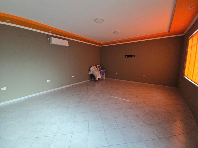 Locale commerciale in affitto a Rrashbull, Durazzo, 65 m²