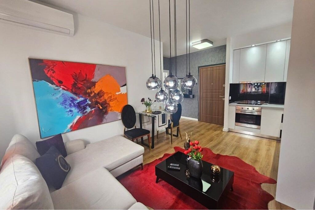 Apartment for sale in 21 Dhjetori, Tirana, 58 m². Photo 2 of 3