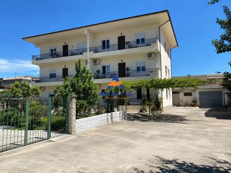 Appartamento 1+1 in vendita a Rruga Vaso Pasha, Durazzo, 606 m²
