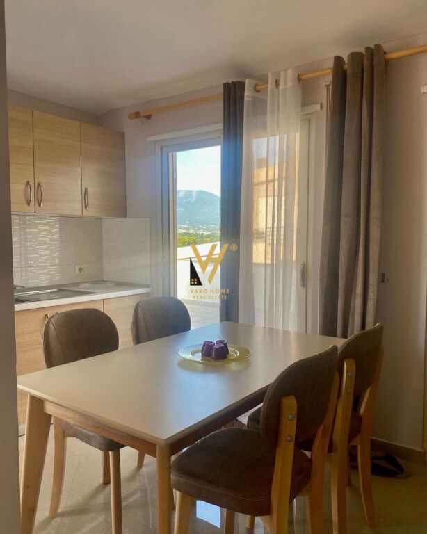 Apartament 2+1 me qera në Liqeni i Thatë, Tiranë, 200 m². Foto 2 nga 3