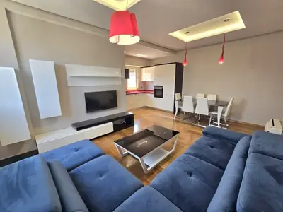 Apartament 2+1 në shitje në Liqeni i Thatë, Tiranë, 96 m². Foto 2 nga 12