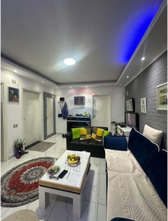 Apartment for sale in 21 Dhjetori, Tirana, 60 m². Photo 1 of 3