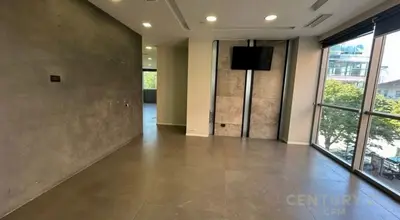 Zyrë me qera në Coin, Tiranë, 308 m². Foto 4 nga 5