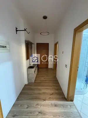 Apartament 1+1 me qera në Liqeni i Thatë, Tiranë, 92 m². Foto 2 nga 4