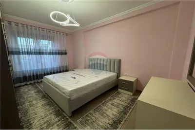 Apartament 2+1 me qera në Rruga Karl Gega, Tiranë, 100 m². Foto 4 nga 9