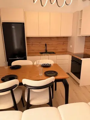 Apartament 1+1 me qera në Rruga Jordan Misja, Tiranë, 70 m². Foto 4 nga 10