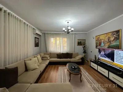 Apartament 3+1 në shitje në Rruga Muhamet Gjollesha, Tiranë, 137 m². Foto 2 nga 12