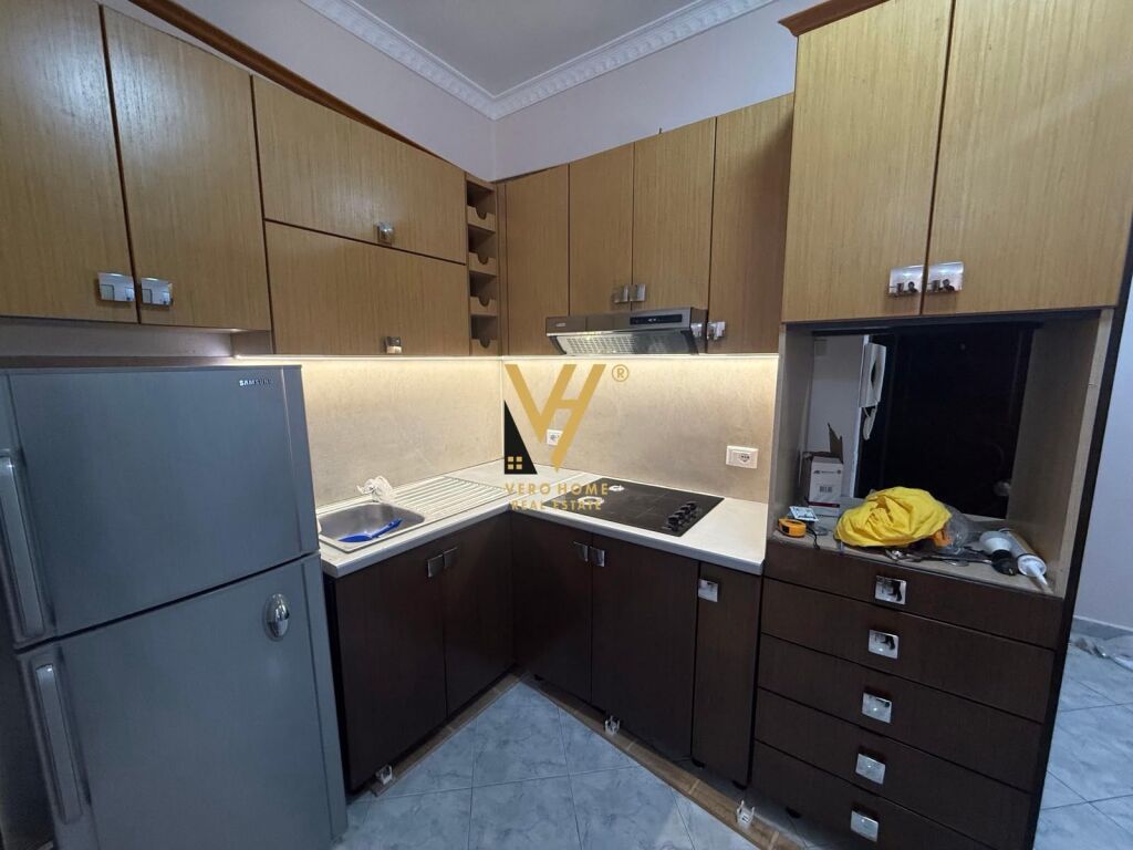 Apartament 1+1 me qera në Kombinat, Tiranë, 73 m². Foto 2 nga 3