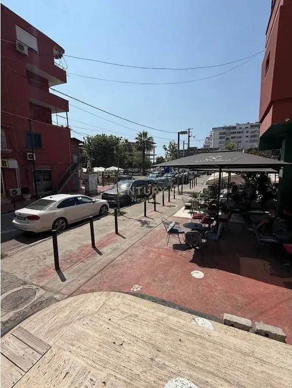 Dyqan në shitje në Stacioni i Trenit, Durrës, 83 m². Foto 1 nga 4