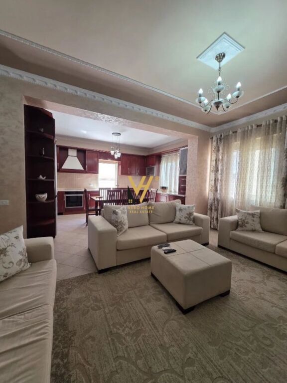 Penthouse 3+1 me qera në Astir, Tiranë, 220 m². Foto 1 nga 3