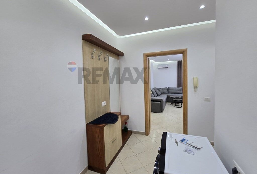 Appartamento in affitto ad Astir, Tirana, 128 m². Foto 2 di 3