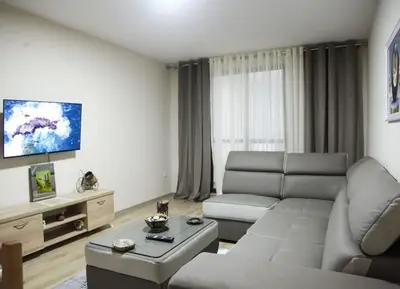 Apartament 2+1 me qera në Urgjenca e Pediatrisë, Tiranë, 120 m². Foto 1 nga 11