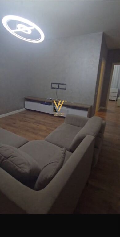 Apartament 1+1 me qera në Sheshi Skënderbej, Tiranë, 70 m². Foto 1 nga 3
