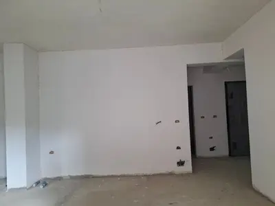 Appartamento 1+1 in vendita a Rruga Kodra e Shtufit, Argirocastro, 60 m². Foto 3 di 4