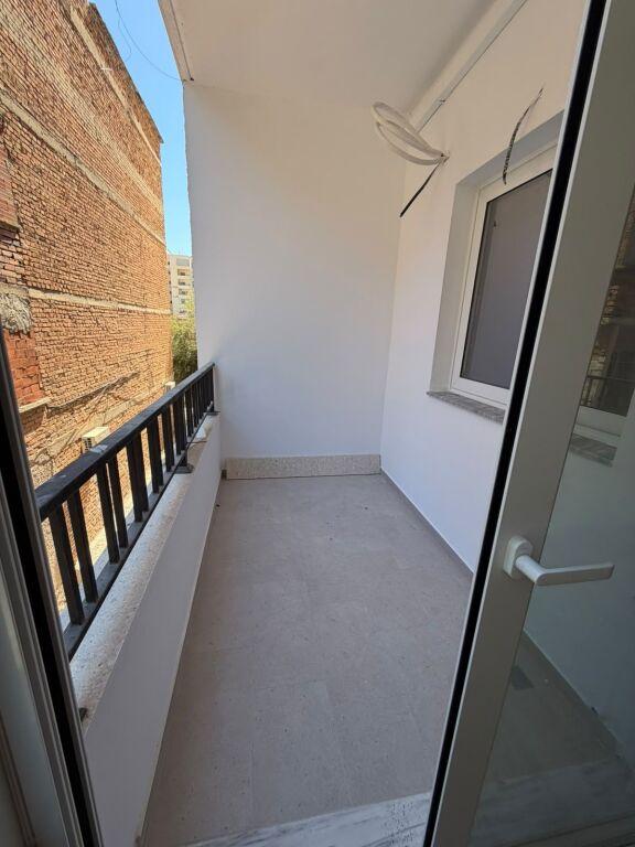 Apartament 1+1 në shitje në Rruga Hajredin Haxhiraj, Vlorë, 63 m². Foto 4 nga 5