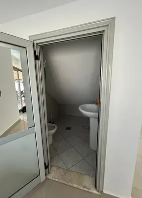 Dyqan me qera në Transballkanike, Vlorë, 33 m². Foto 4 nga 8