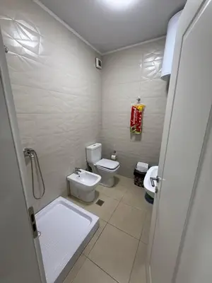 Apartament 3+1 me qera në Rruga Ndre Mjeda, Tiranë, 120 m². Foto 7 nga 7