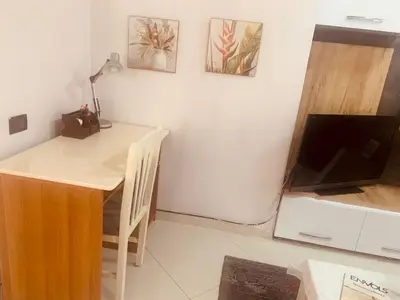 Vilë garsoniere me qera në Rruga e Kavajës, Tiranë, 50 m². Foto 10 nga 11