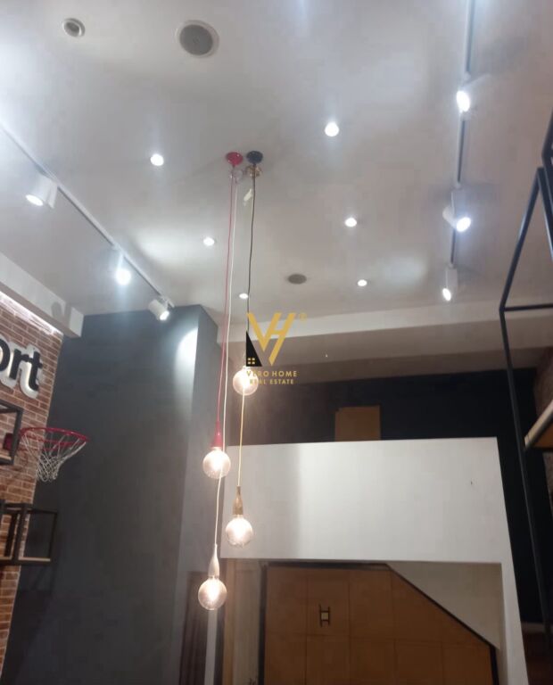 Dyqan me qera në Parku Ish-Fusha e Aviacionit, Tiranë, 38 m². Foto 1 nga 2