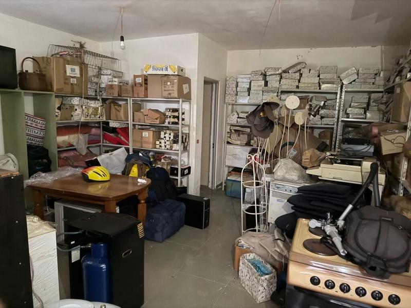 Locale commerciale in vendita a Rruga Shefqet Kuka, Tirana, 27 m²
