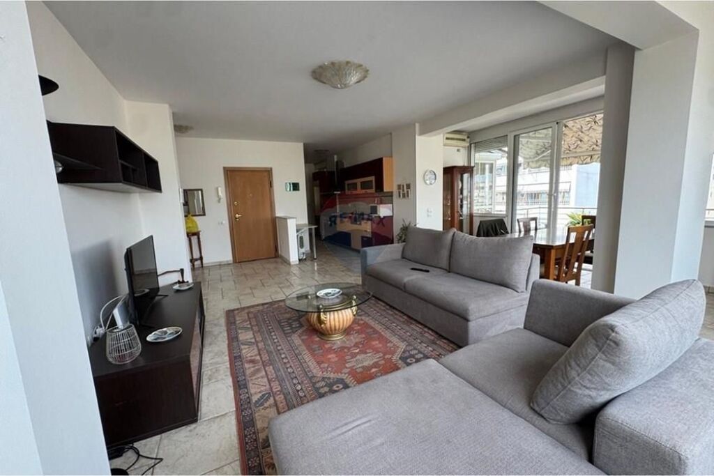 Apartament në shitje në Sheshi Willson, Tiranë, 226 m². Foto 2 nga 3