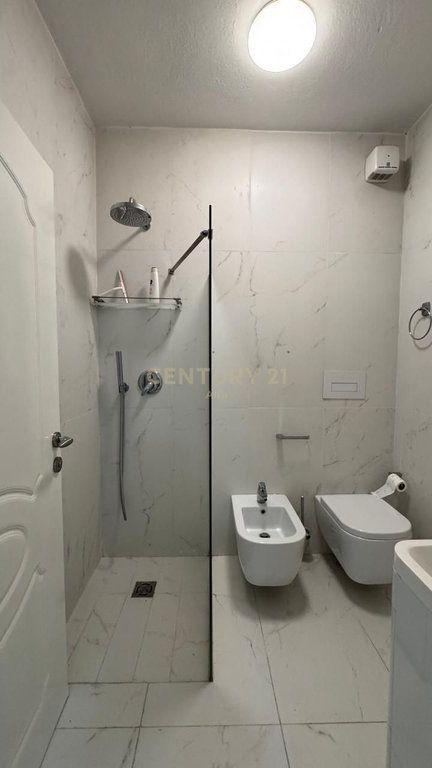 Appartamento 2+1 in vendita a Rruga Hoxha Tasim, Tirana, 116 m²