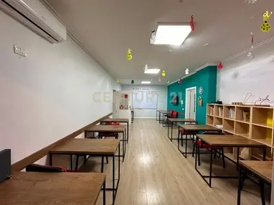 Ambient biznesi me qera në Ish Blloku, Tiranë, 175 m². Foto 2 nga 11