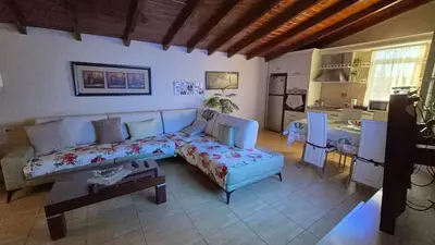 Vilë 2+1 në shitje në Rruga Siri Kodra, Tiranë, 381 m². Foto 3 nga 12